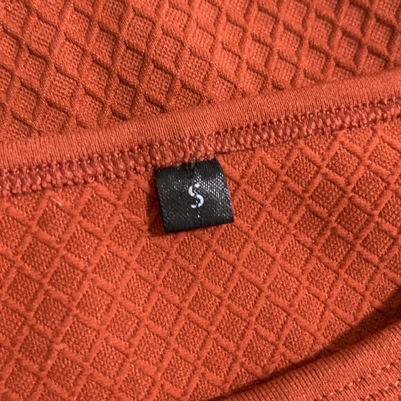 Balance Athletics Rust Orange Long Sleeve Crop Top Size Small Thumb Holes - Picture 3 of 11